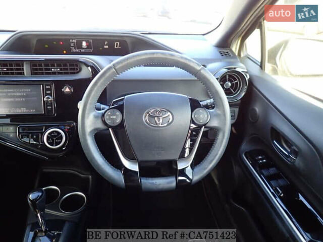 Бежевый Тойота Aqua, объемом двигателя 1.5 л и пробегом 89 тыс. км за 13500 $, фото 32 на Automoto.ua