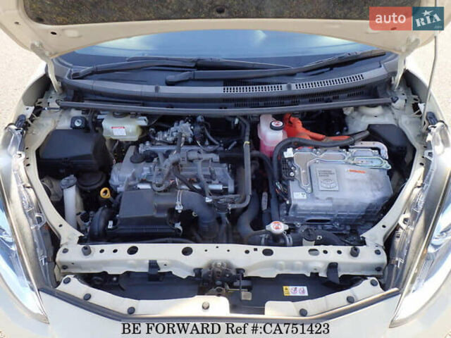 Бежевый Тойота Aqua, объемом двигателя 1.5 л и пробегом 89 тыс. км за 13500 $, фото 45 на Automoto.ua