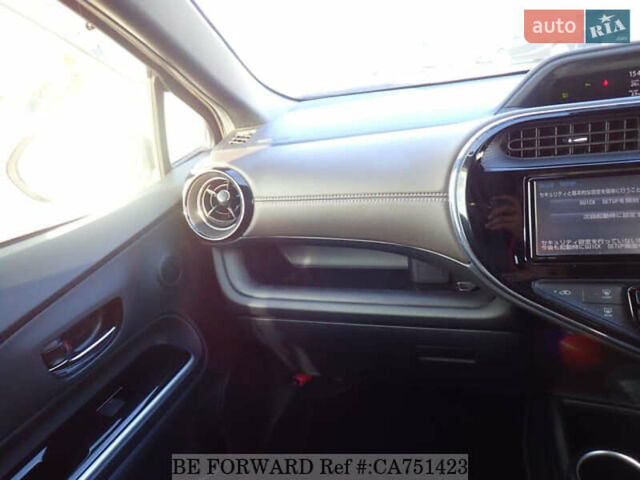 Бежевый Тойота Aqua, объемом двигателя 1.5 л и пробегом 89 тыс. км за 13500 $, фото 33 на Automoto.ua