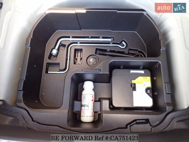 Бежевый Тойота Aqua, объемом двигателя 1.5 л и пробегом 89 тыс. км за 13500 $, фото 31 на Automoto.ua