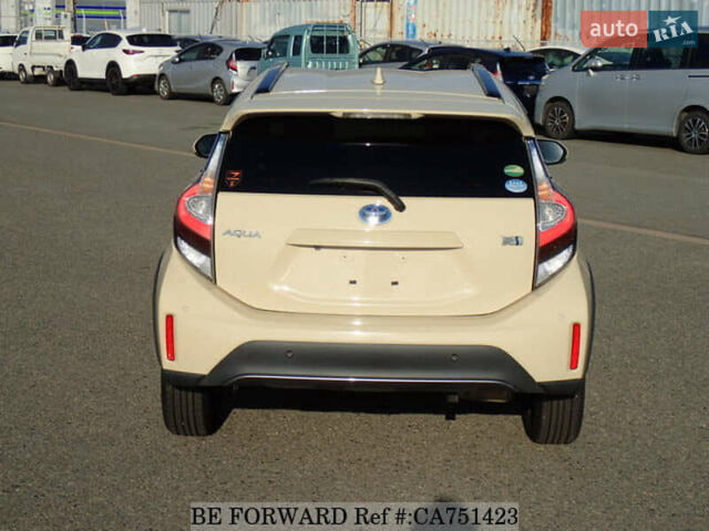 Бежевый Тойота Aqua, объемом двигателя 1.5 л и пробегом 89 тыс. км за 13500 $, фото 3 на Automoto.ua