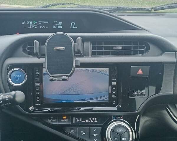 Черный Тойота Aqua, объемом двигателя 1.5 л и пробегом 75 тыс. км за 12500 $, фото 7 на Automoto.ua