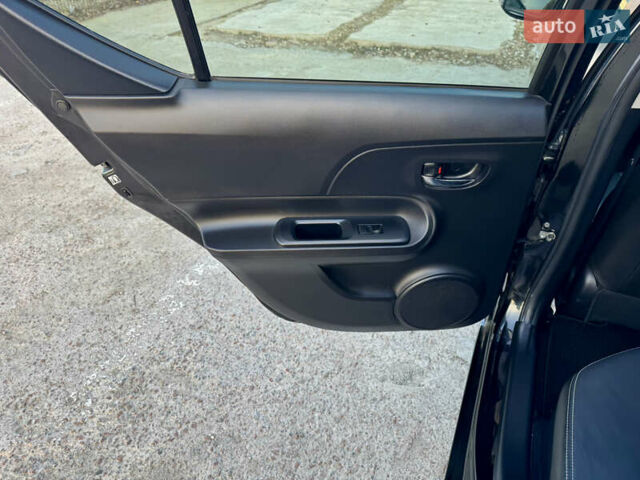 Черный Тойота Aqua, объемом двигателя 1.5 л и пробегом 138 тыс. км за 10900 $, фото 30 на Automoto.ua