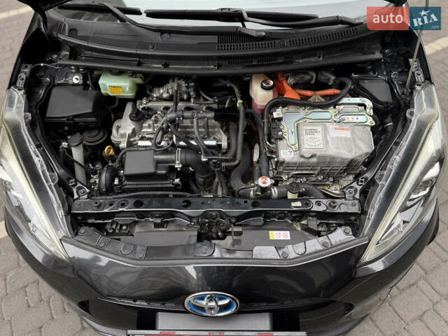 Черный Тойота Aqua, объемом двигателя 1.5 л и пробегом 52 тыс. км за 13500 $, фото 23 на Automoto.ua