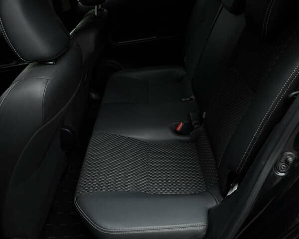 Черный Тойота Aqua, объемом двигателя 1.5 л и пробегом 52 тыс. км за 13500 $, фото 18 на Automoto.ua