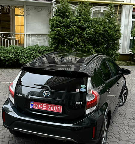 Черный Тойота Aqua, объемом двигателя 1.5 л и пробегом 52 тыс. км за 13500 $, фото 12 на Automoto.ua