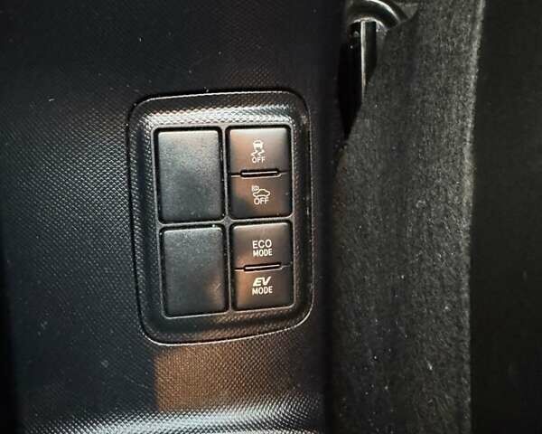 Черный Тойота Aqua, объемом двигателя 1.5 л и пробегом 67 тыс. км за 13900 $, фото 16 на Automoto.ua