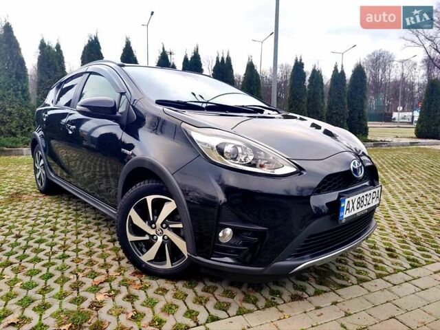Черный Тойота Aqua, объемом двигателя 1.5 л и пробегом 67 тыс. км за 13900 $, фото 1 на Automoto.ua