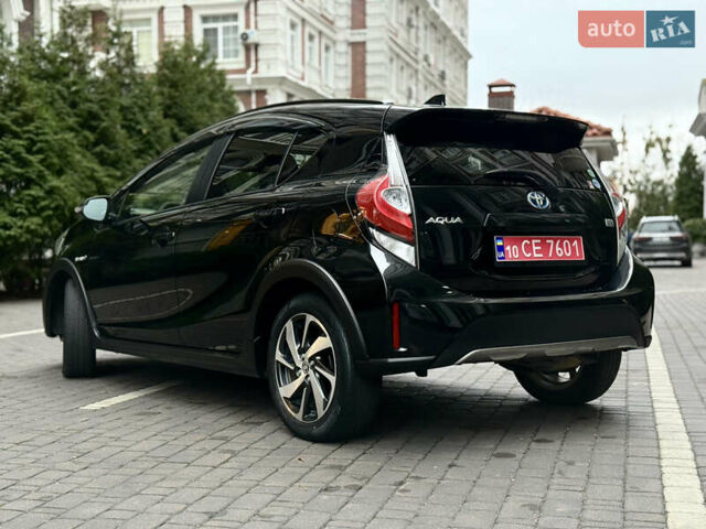 Черный Тойота Aqua, объемом двигателя 1.5 л и пробегом 52 тыс. км за 13500 $, фото 5 на Automoto.ua