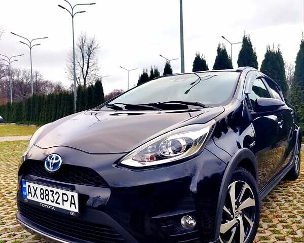 Черный Тойота Aqua, объемом двигателя 1.5 л и пробегом 67 тыс. км за 13900 $, фото 2 на Automoto.ua