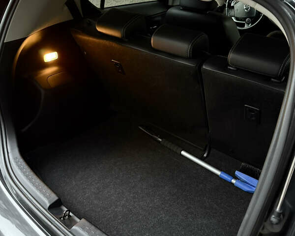 Черный Тойота Aqua, объемом двигателя 1.5 л и пробегом 52 тыс. км за 13500 $, фото 20 на Automoto.ua