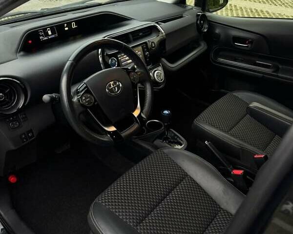 Черный Тойота Aqua, объемом двигателя 1.5 л и пробегом 67 тыс. км за 13900 $, фото 12 на Automoto.ua