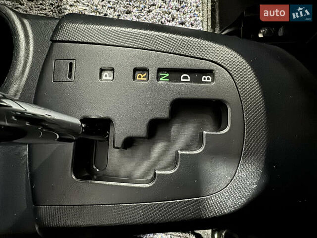 Черный Тойота Aqua, объемом двигателя 1.5 л и пробегом 135 тыс. км за 12800 $, фото 29 на Automoto.ua