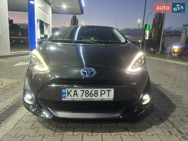 Черный Тойота Aqua, объемом двигателя 1.5 л и пробегом 135 тыс. км за 12800 $, фото 16 на Automoto.ua