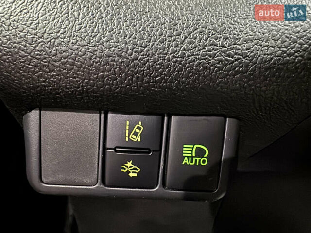 Черный Тойота Aqua, объемом двигателя 1.5 л и пробегом 135 тыс. км за 12800 $, фото 33 на Automoto.ua