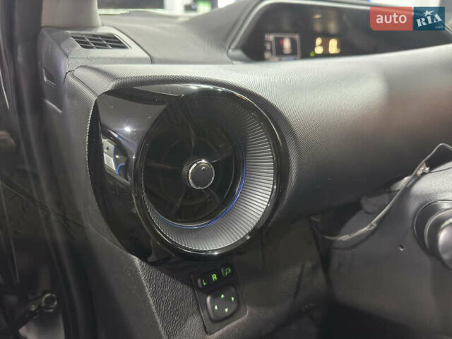 Черный Тойота Aqua, объемом двигателя 1.5 л и пробегом 135 тыс. км за 12800 $, фото 36 на Automoto.ua