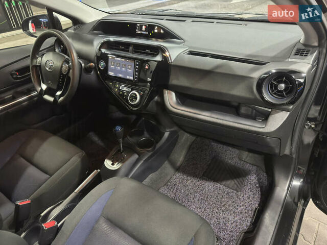 Черный Тойота Aqua, объемом двигателя 1.5 л и пробегом 135 тыс. км за 12800 $, фото 42 на Automoto.ua