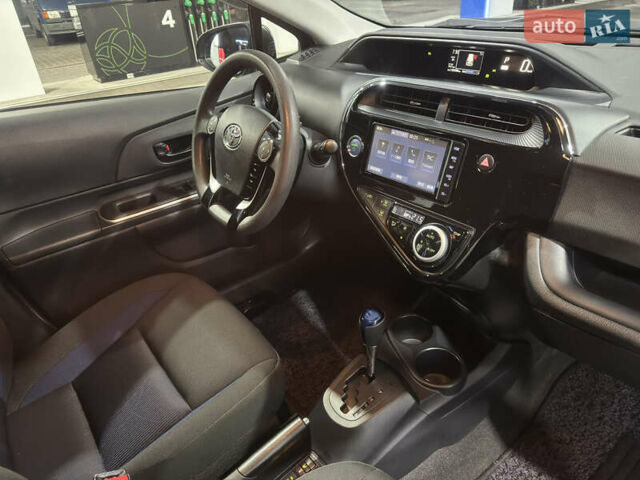 Черный Тойота Aqua, объемом двигателя 1.5 л и пробегом 135 тыс. км за 12800 $, фото 41 на Automoto.ua