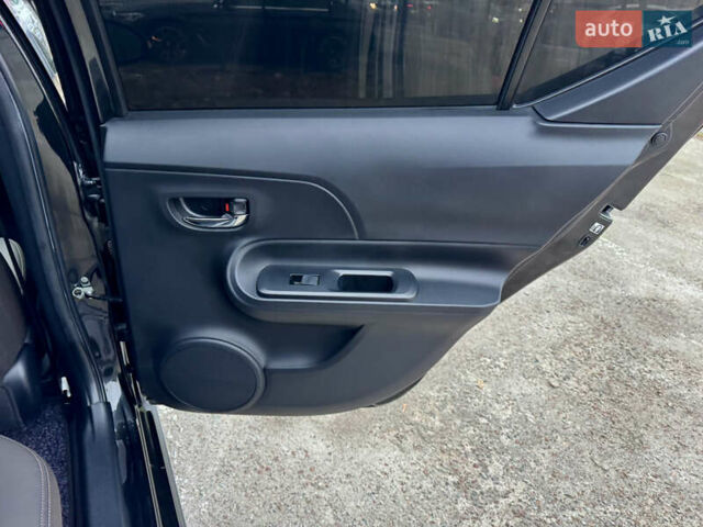 Чорний Тойота Aqua, об'ємом двигуна 1.5 л та пробігом 74 тис. км за 13999 $, фото 35 на Automoto.ua