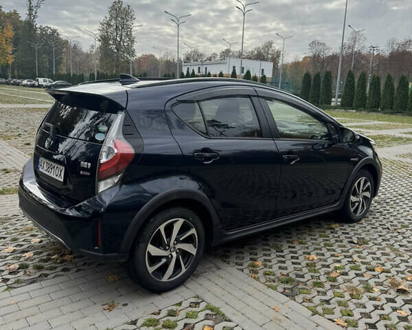 Черный Тойота Aqua, объемом двигателя 1.5 л и пробегом 63 тыс. км за 14200 $, фото 6 на Automoto.ua