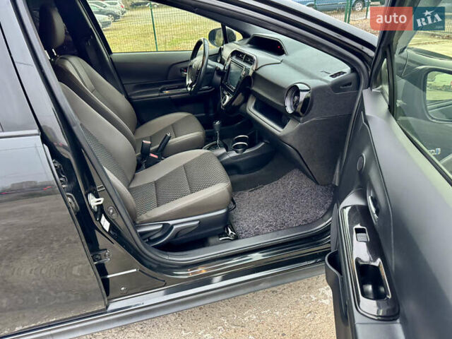 Чорний Тойота Aqua, об'ємом двигуна 1.5 л та пробігом 74 тис. км за 13999 $, фото 12 на Automoto.ua
