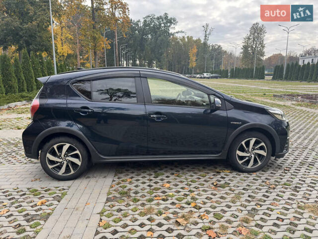 Черный Тойота Aqua, объемом двигателя 1.5 л и пробегом 63 тыс. км за 14200 $, фото 7 на Automoto.ua