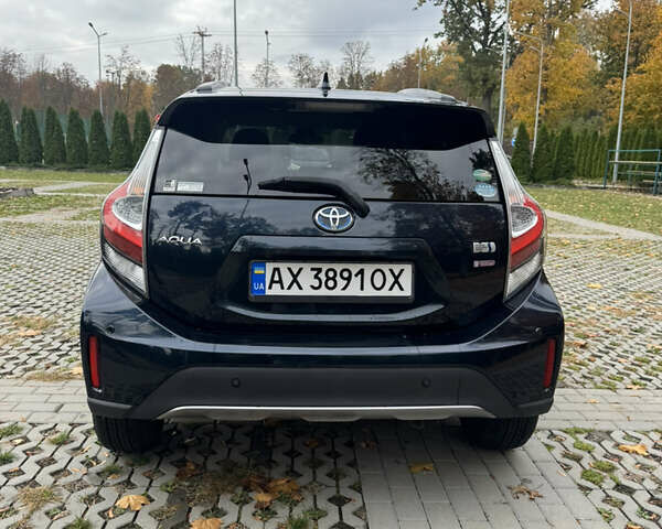 Черный Тойота Aqua, объемом двигателя 1.5 л и пробегом 63 тыс. км за 14200 $, фото 4 на Automoto.ua