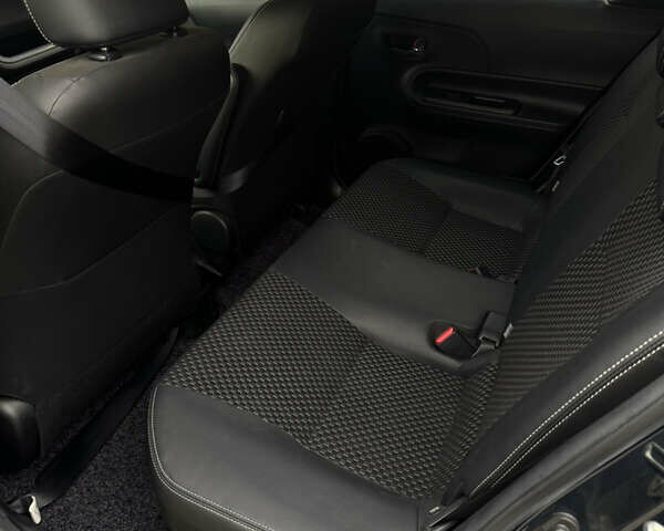 Черный Тойота Aqua, объемом двигателя 1.5 л и пробегом 63 тыс. км за 14200 $, фото 12 на Automoto.ua