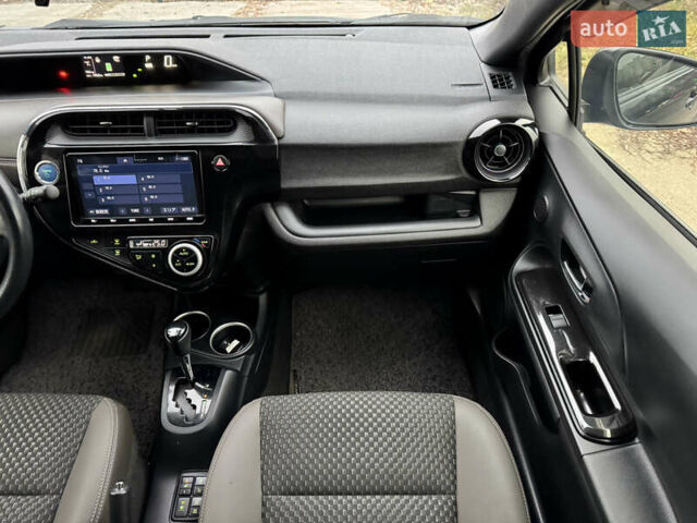 Чорний Тойота Aqua, об'ємом двигуна 1.5 л та пробігом 74 тис. км за 13999 $, фото 15 на Automoto.ua