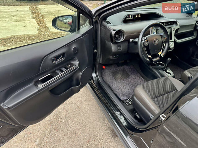 Чорний Тойота Aqua, об'ємом двигуна 1.5 л та пробігом 74 тис. км за 13999 $, фото 8 на Automoto.ua