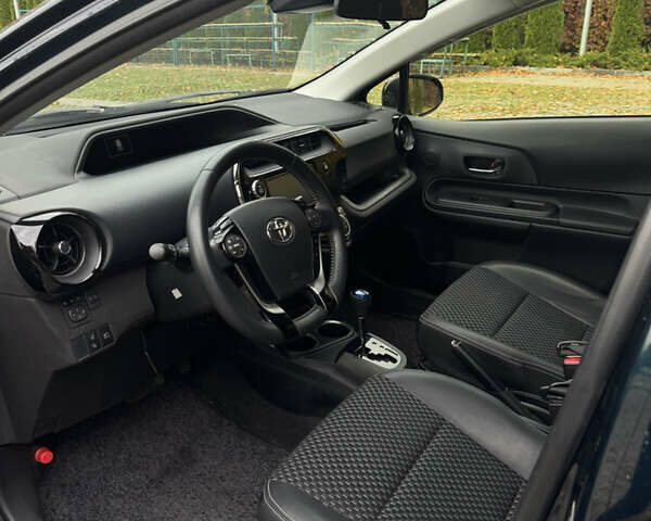 Черный Тойота Aqua, объемом двигателя 1.5 л и пробегом 63 тыс. км за 14200 $, фото 9 на Automoto.ua