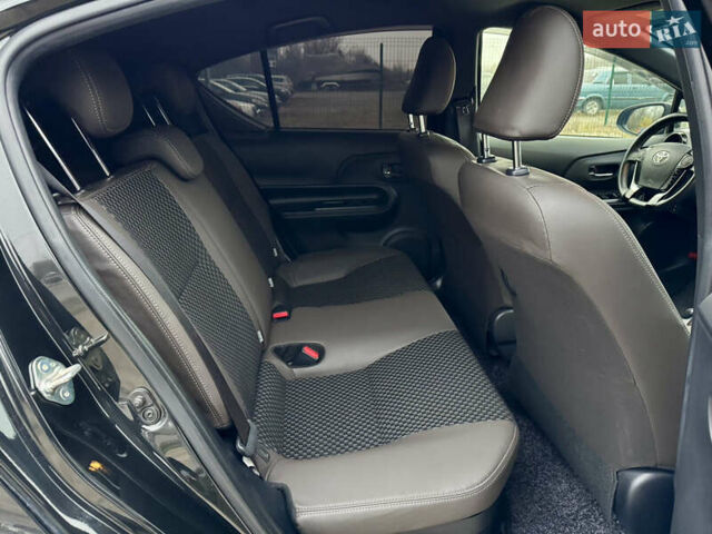 Чорний Тойота Aqua, об'ємом двигуна 1.5 л та пробігом 74 тис. км за 13999 $, фото 37 на Automoto.ua