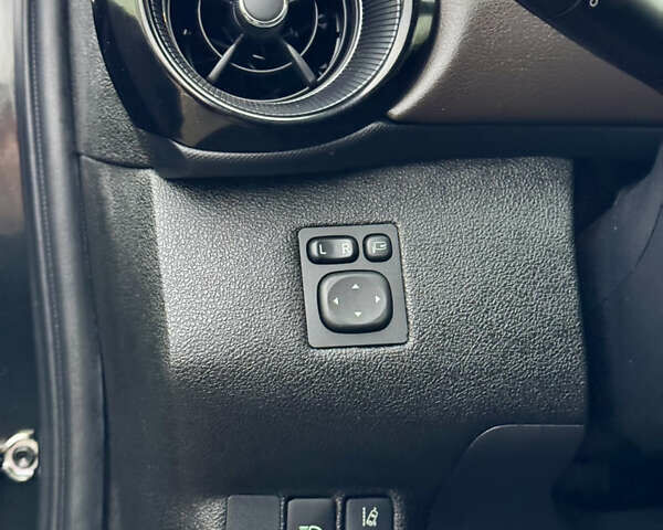 Чорний Тойота Aqua, об'ємом двигуна 1.5 л та пробігом 74 тис. км за 13999 $, фото 28 на Automoto.ua