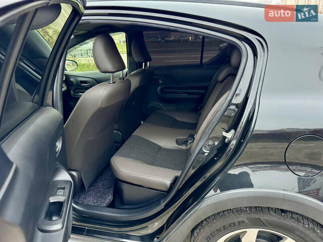 Чорний Тойота Aqua, об'ємом двигуна 1.5 л та пробігом 74 тис. км за 13999 $, фото 32 на Automoto.ua