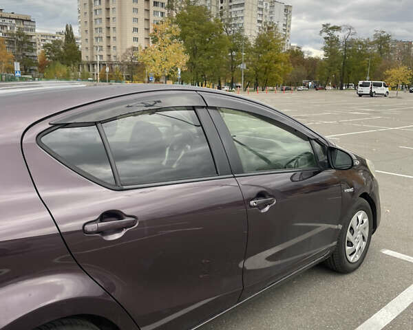 Фиолетовый Тойота Aqua, объемом двигателя 1.5 л и пробегом 83 тыс. км за 11900 $, фото 5 на Automoto.ua