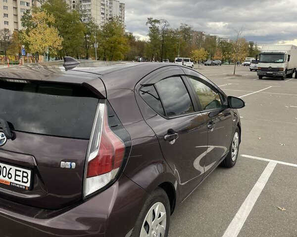 Фиолетовый Тойота Aqua, объемом двигателя 1.5 л и пробегом 83 тыс. км за 11900 $, фото 4 на Automoto.ua