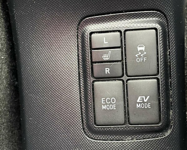 Фиолетовый Тойота Aqua, объемом двигателя 1.5 л и пробегом 83 тыс. км за 11900 $, фото 26 на Automoto.ua