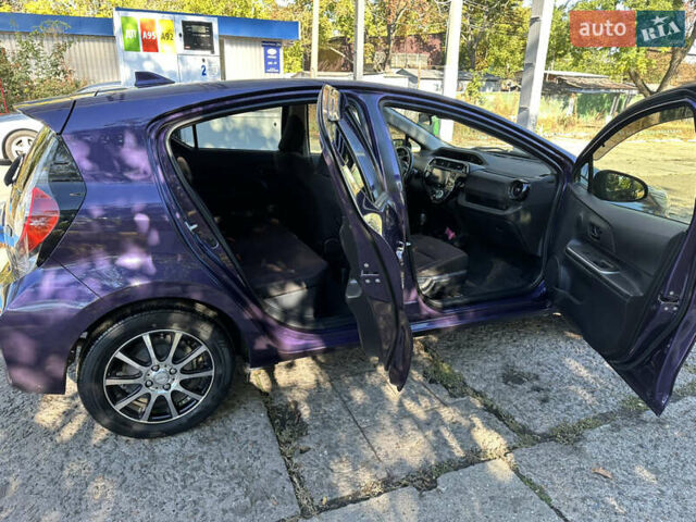Фіолетовий Тойота Aqua, об'ємом двигуна 1.5 л та пробігом 61 тис. км за 11900 $, фото 28 на Automoto.ua
