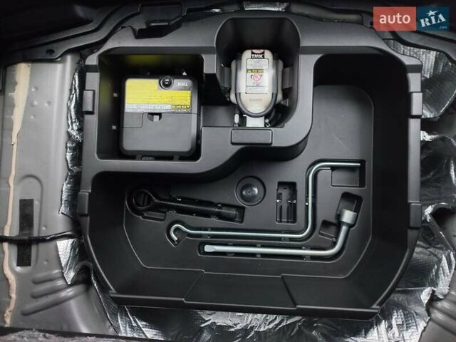 Фиолетовый Тойота Aqua, объемом двигателя 1.5 л и пробегом 62 тыс. км за 12500 $, фото 30 на Automoto.ua