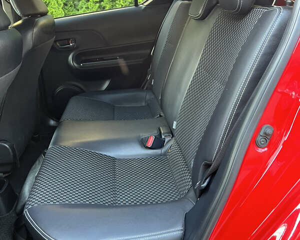 Червоний Тойота Aqua, об'ємом двигуна 1.5 л та пробігом 66 тис. км за 10900 $, фото 50 на Automoto.ua