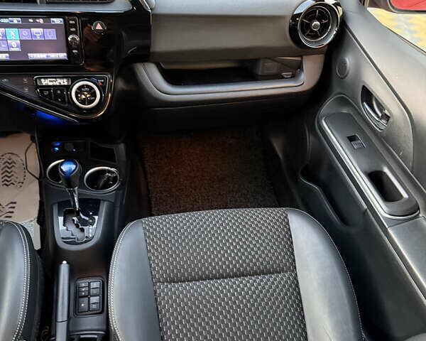 Тойота Aqua 2017 в Одессе на Automoto.ua Красный Тойота Aqua, объемом двигателя 1.5 л и пробегом 80 тыс. км за 13600 $, фото 88 на Automoto.ua