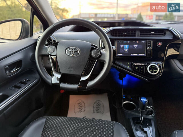 Тойота Aqua 2017 в Одессе на Automoto.ua Красный Тойота Aqua, объемом двигателя 1.5 л и пробегом 80 тыс. км за 13600 $, фото 84 на Automoto.ua