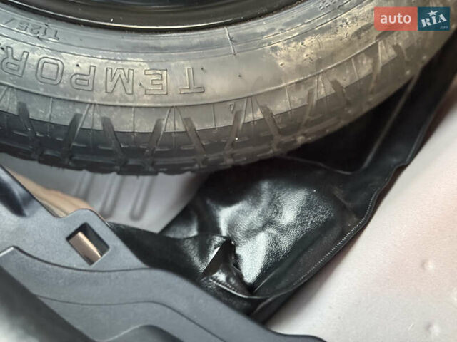 Тойота Aqua 2017 в Одессе на Automoto.ua Красный Тойота Aqua, объемом двигателя 1.5 л и пробегом 80 тыс. км за 13600 $, фото 102 на Automoto.ua