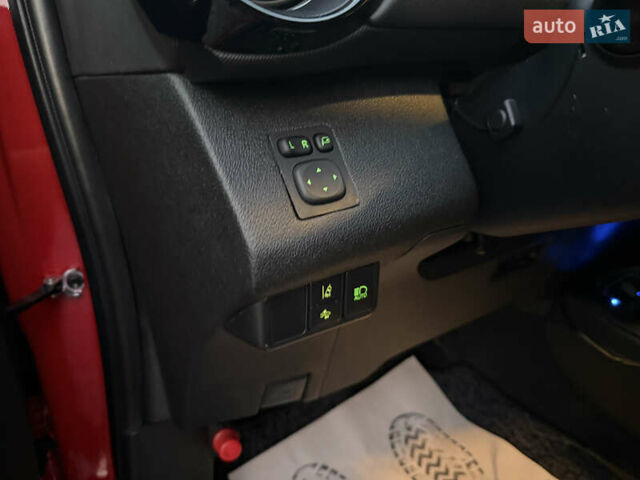 Тойота Aqua 2017 в Одессе на Automoto.ua Красный Тойота Aqua, объемом двигателя 1.5 л и пробегом 80 тыс. км за 13600 $, фото 70 на Automoto.ua