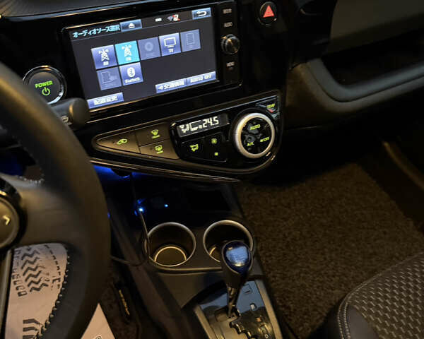 Тойота Aqua 2017 в Одессе на Automoto.ua Красный Тойота Aqua, объемом двигателя 1.5 л и пробегом 80 тыс. км за 13600 $, фото 68 на Automoto.ua