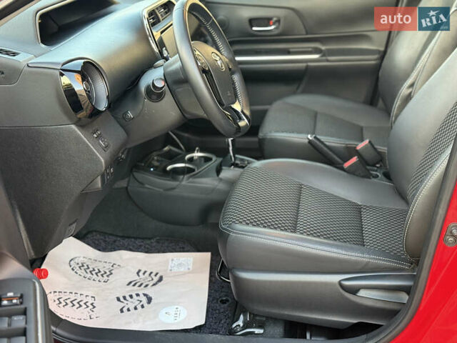 Тойота Aqua 2017 в Одессе на Automoto.ua Красный Тойота Aqua, объемом двигателя 1.5 л и пробегом 80 тыс. км за 13600 $, фото 93 на Automoto.ua