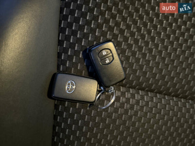 Тойота Aqua 2017 в Одессе на Automoto.ua Красный Тойота Aqua, объемом двигателя 1.5 л и пробегом 80 тыс. км за 13600 $, фото 61 на Automoto.ua