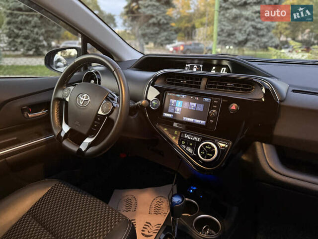 Тойота Aqua 2017 в Одессе на Automoto.ua Красный Тойота Aqua, объемом двигателя 1.5 л и пробегом 80 тыс. км за 13600 $, фото 66 на Automoto.ua