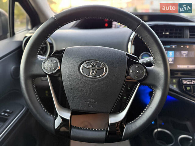 Тойота Aqua 2017 в Одессе на Automoto.ua Красный Тойота Aqua, объемом двигателя 1.5 л и пробегом 80 тыс. км за 13600 $, фото 83 на Automoto.ua