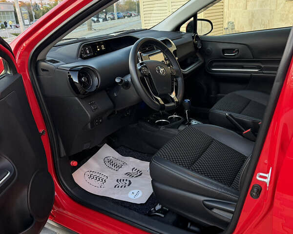 Тойота Aqua 2017 в Одессе на Automoto.ua Красный Тойота Aqua, объемом двигателя 1.5 л и пробегом 80 тыс. км за 13600 $, фото 92 на Automoto.ua